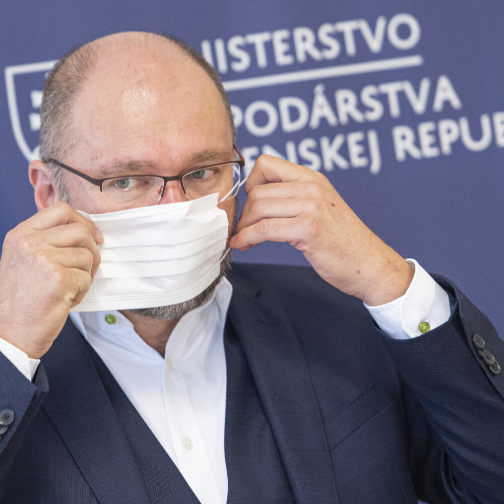 Na snímke minister hospodárstva SR Richard Sulík počas tlačovej konferencie k zhodnoteniu prvých 100 dní nového vedenia spoločnosti MH INVEST 10. septembra 2020 v Bratislave. FOTO TASR - Michal Svítok