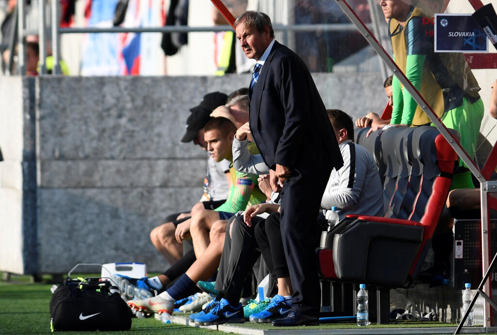 Bývalý reprezentačný kouč si zatiaľ veľké plány do budúcnosti nerobí. „Budem stále sledovať futbal, veď to je môj život, venovať sa rodine a niečo urobím so svojou postavou. A neskôr sa uvidí,“ dodal so smiechom.