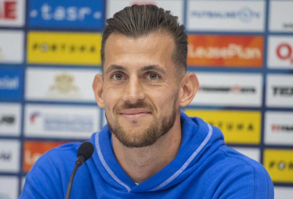 Slovenský futbalový brankár Martin Dúbravka sa vracia z Manchestru United do svojho kmeňového klubu Newcastle United.