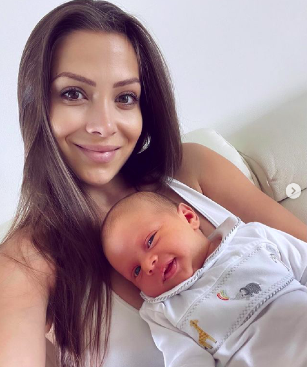 Napriek tomu, už porodila zdravého synčeka Matthewa, fanúšikovia ostali len pár dní po pôrode v šoku.