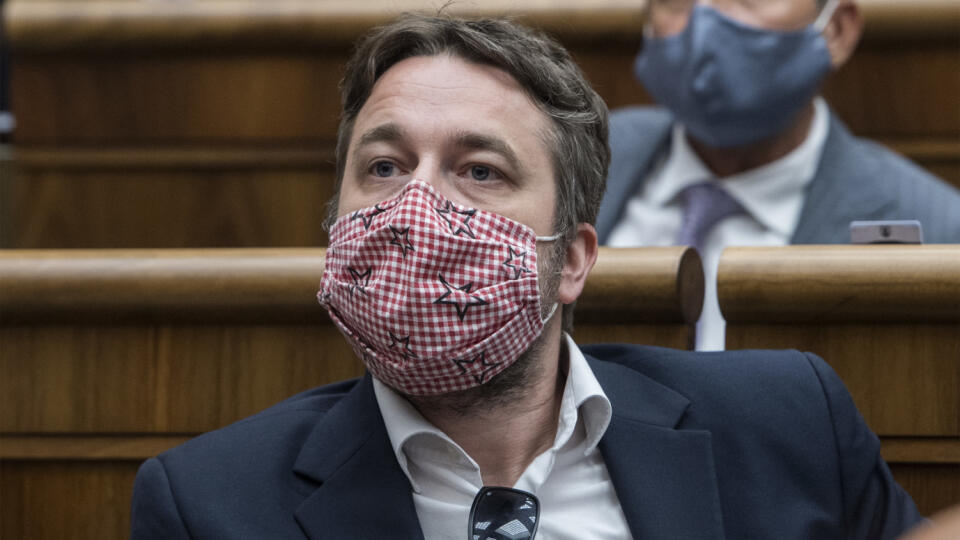 Na snímke poslanec parlamentu SR Ľuboš Blaha (Smer-SD) počas rokovania 9. schôdze parlamentu v Bratislave 7. júla 2020. FOTO TASR - Martin Baumann