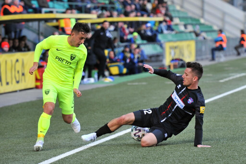 Futbalové kluby už majú od vlády povolenie opäť zarezávať naplno.