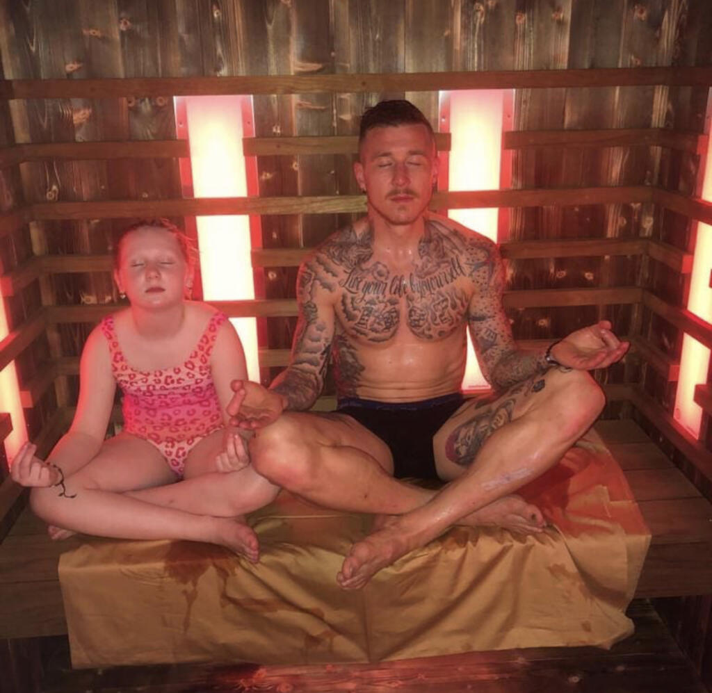 Kucka veľmi rád oddychuje vo wellnese, ktorý je súčasťou ich penziónu.