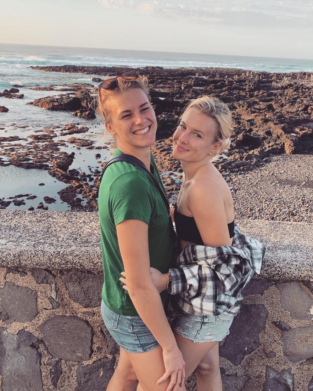Nitrianske duo Ledecká a Forster sa pripravujú na Kanaárskych ostrovoch a vyskúšali aj surfovanie.