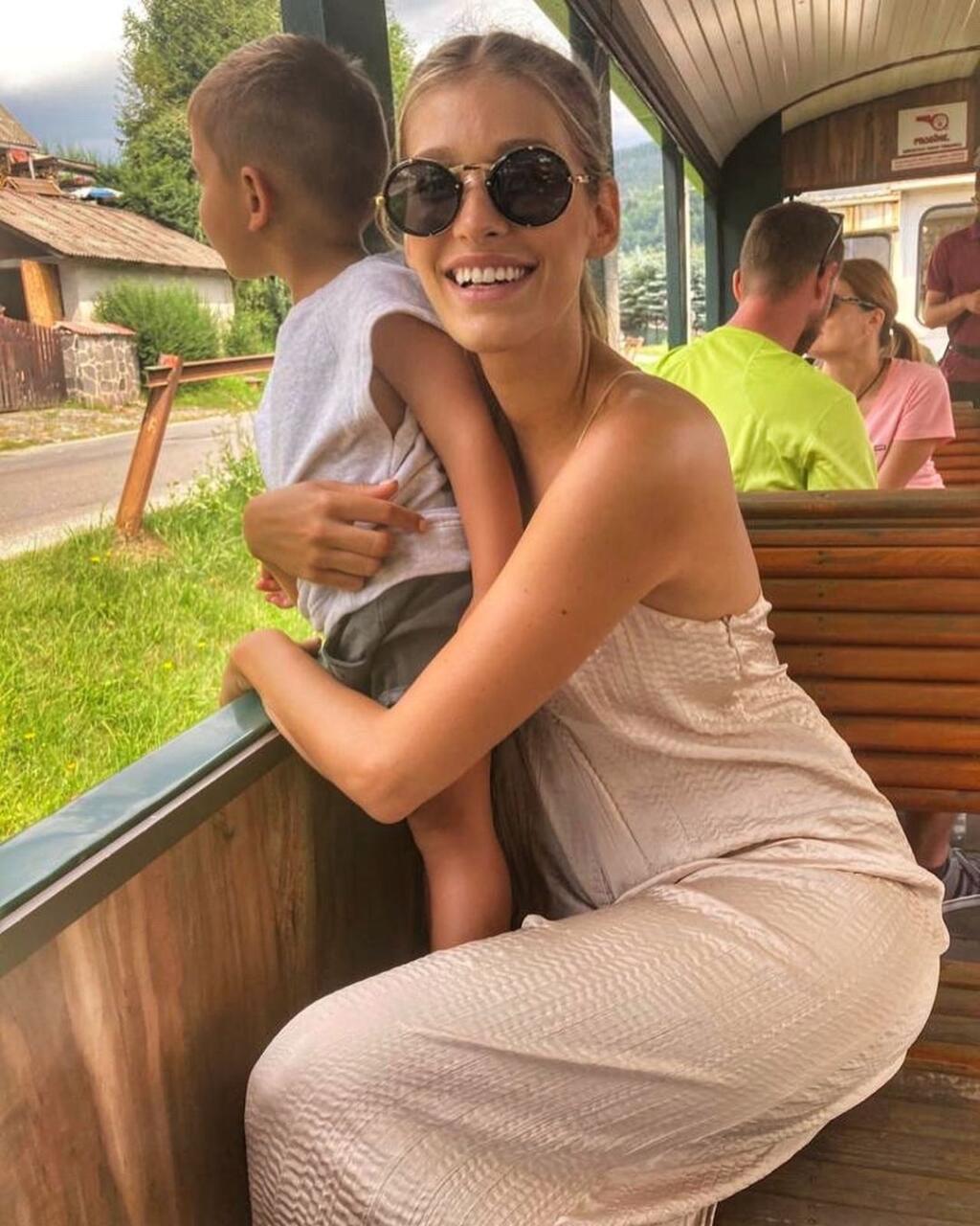 Jasmina si to, že je mamou Sanela naplno užíva.