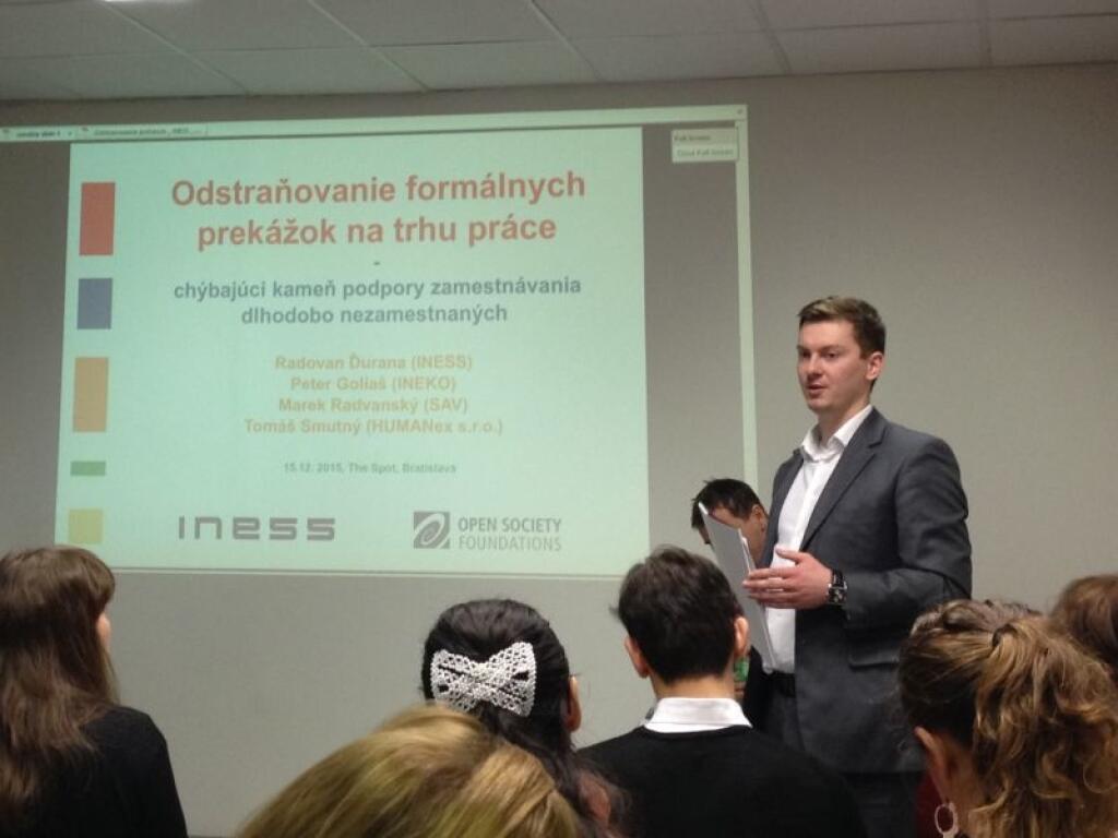 Odstraňovanie formálnych prekážok na trhu práce