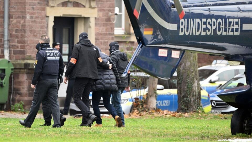 Nemecká polícia prehľadala počas rozsiahlych razií zameraných voči členom krajne pravicového hnutia Reichsbürger (Ríšski občania) viac ako 130 objektov v 11 spolkových krajinách.
