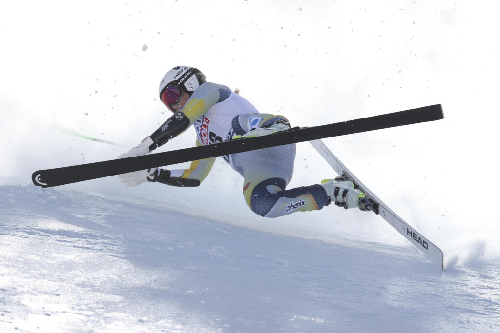 Na snímke nórska lyžiarka Kajsa Vickhoffová padá v super G Svetového pohára v alpskom lyžovaní v talianskom stredisku Val di Fassa.