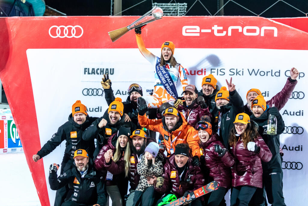 Druhé kolo nočného slalomu v rakúskom Flachau. Na snímke je slovenská lyžiarka Petra Vlhová.