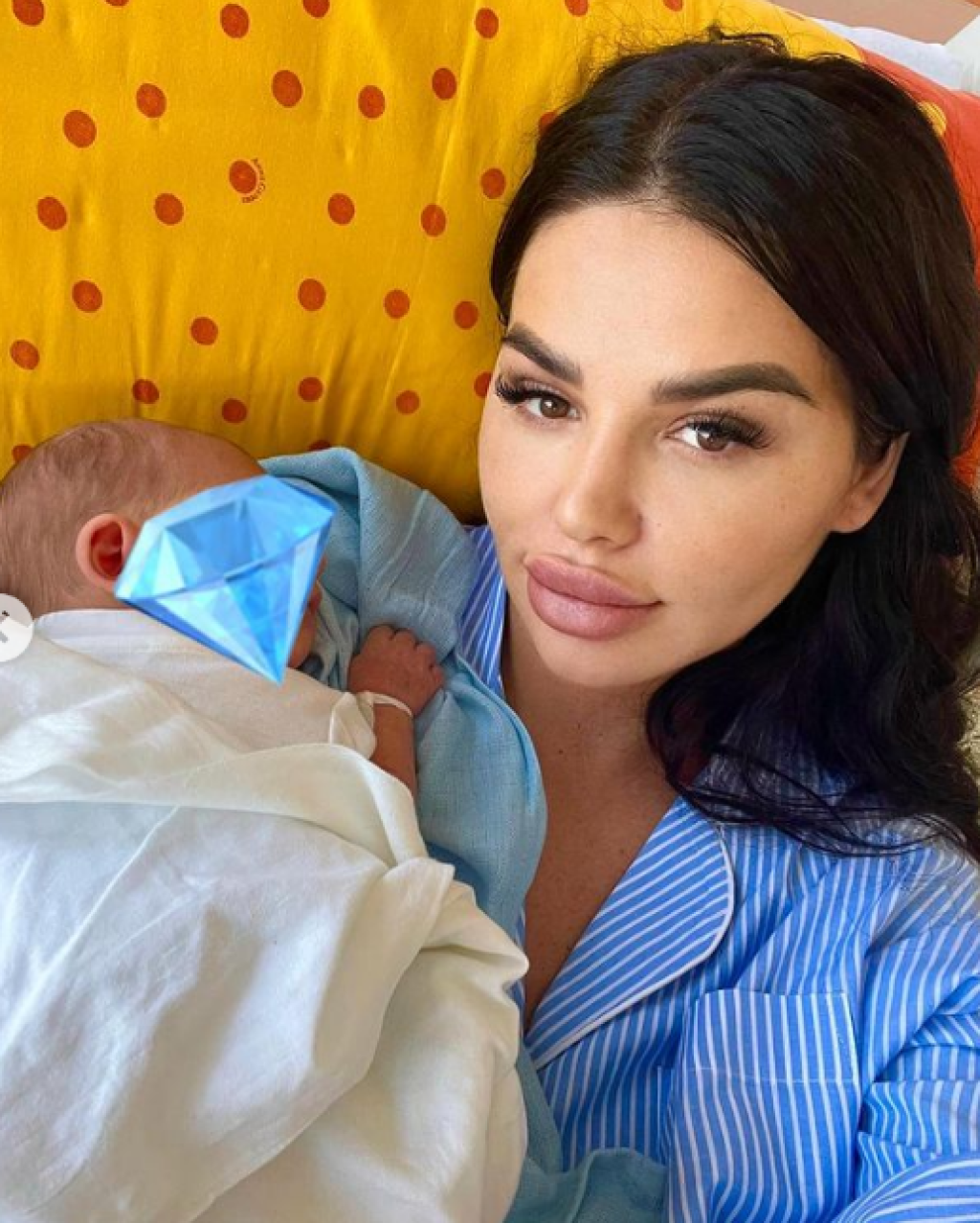 Zuzana Plačková v pôrodnici so synom Dionom.