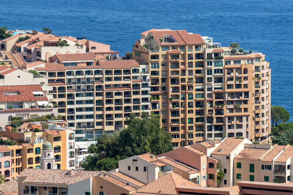 Apartmánový dom na ulici Avenue des Papalins bol prvým, v ktorom našiel náš cyklista útočisko. Dnes na tejto adrese žije manželka Katka so synom.