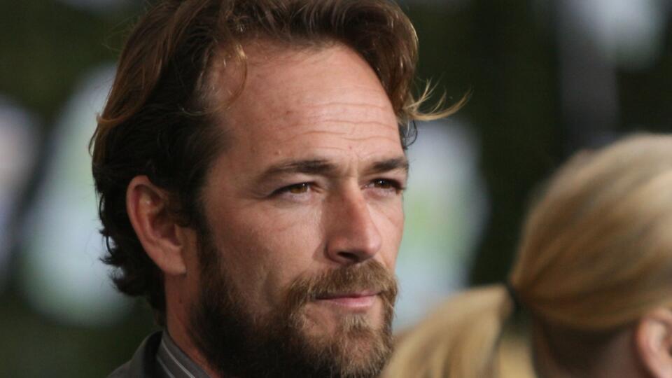 Zomrel Luke Perry