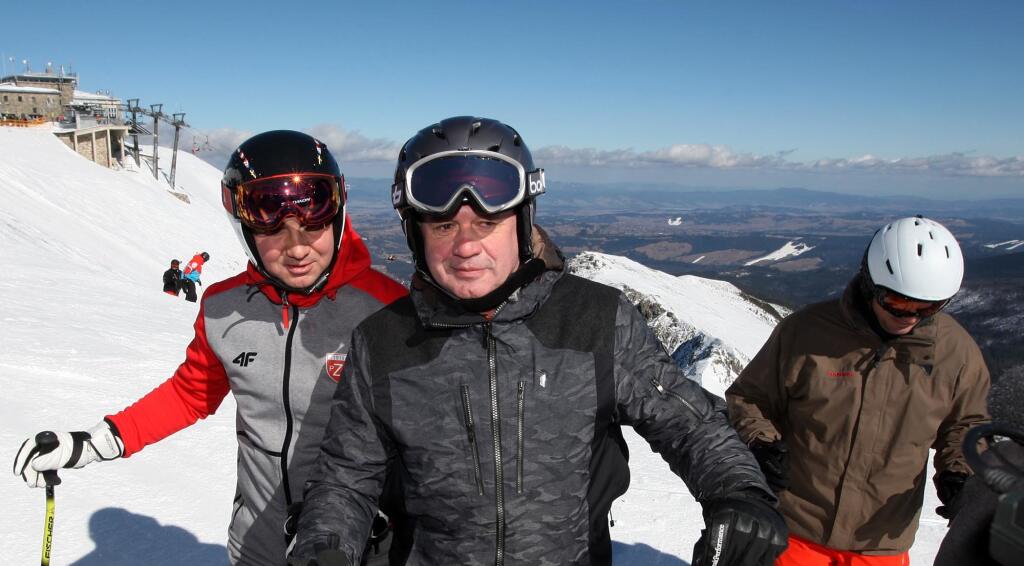 Bývalý prezident Slovenska Andrej Kiska tiež nemá od športu ďaleko. Pred tromi rokmi si v Tatrách zalyžoval spolu s poľským prezidentom Andrzejom Dudom.