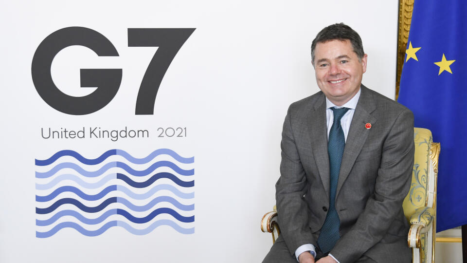 JB 11 Londýn - Prezident Euroskupiny Paschal Donohoe pózuje počas summitu ministrov financií skupiny G7, siedmich najvyspelejších ekonomík sveta, v Londýne 5. júna 2021. Akákoľvek finálna dohoda o reforme globálnych pravidiel o zdaňovaní firiem musí zohľadňovať potreby ako veľkých, tak aj menších krajín. Uviedol to v reakcii na dohodu ministrov financií siedmich najsilnejších ekonomík sveta (G7) írsky minister financií Paschal Donohoe. Ministri z G7 podporili zavedenie minimálnej globálnej daňov