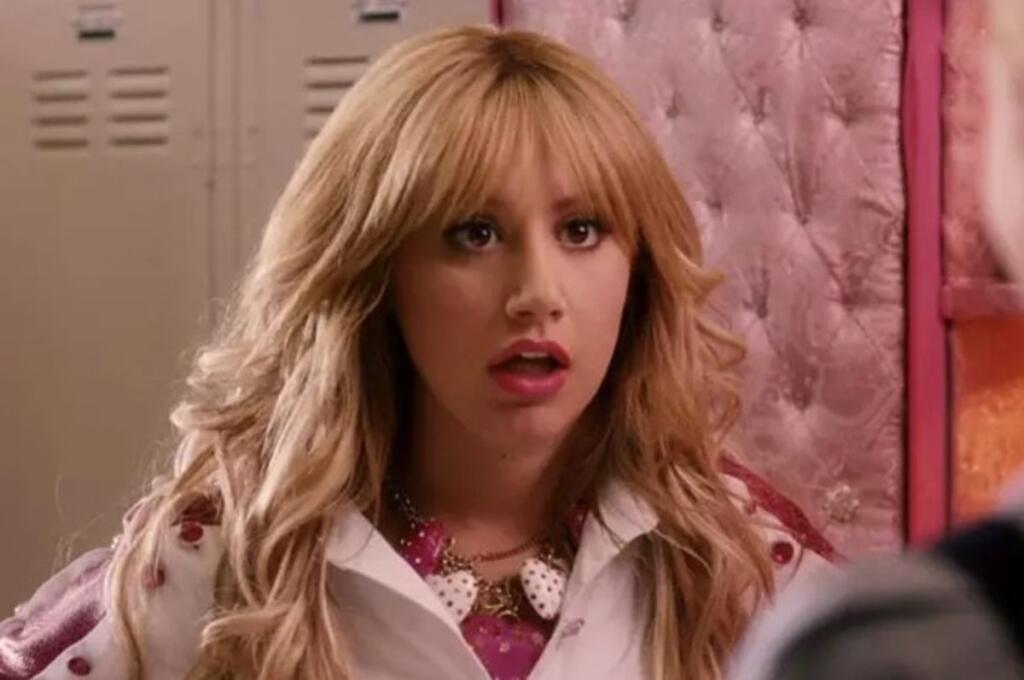 Protivnú Sharpey si zahrala Ashley Tisdale.