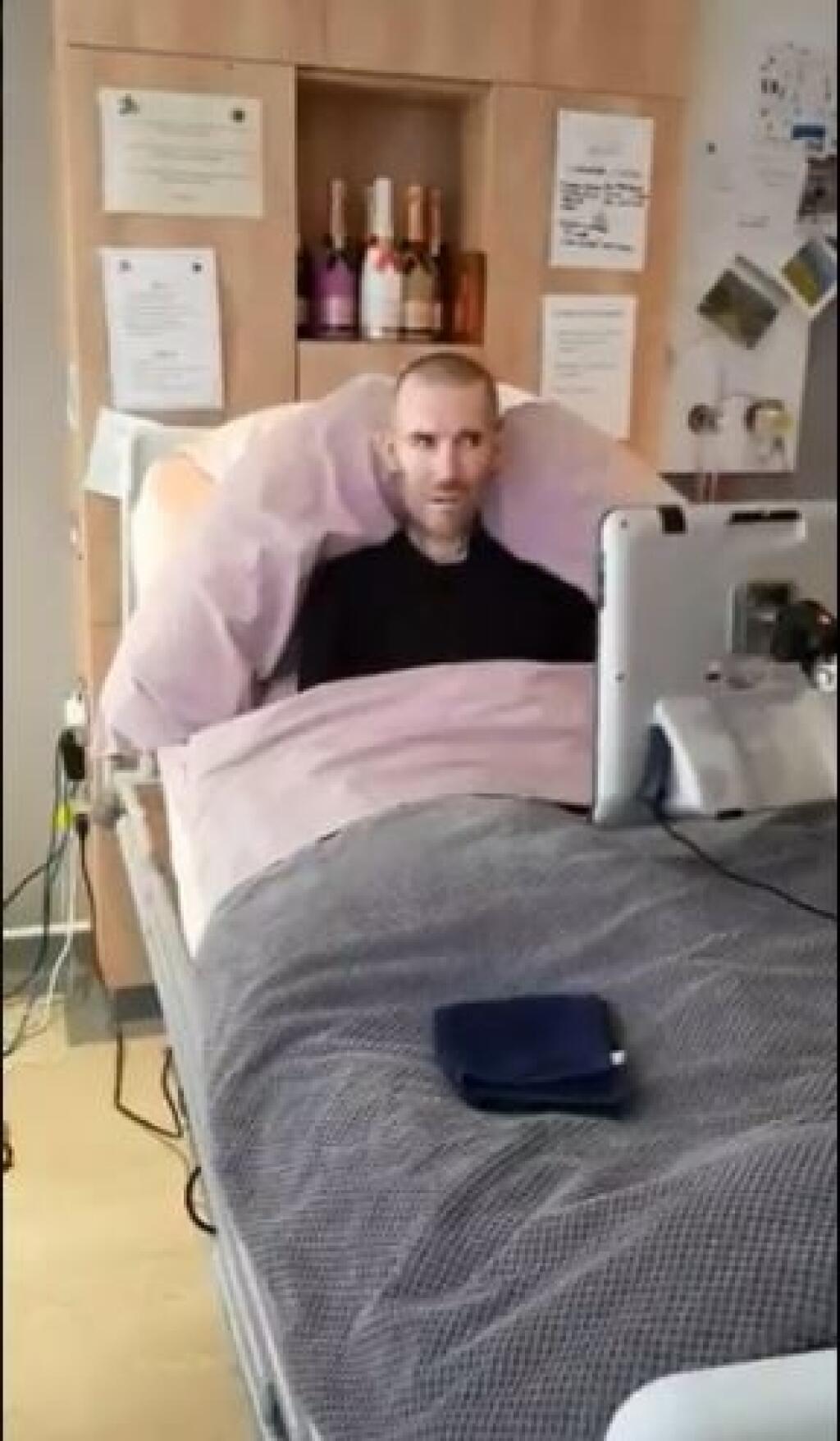 Bývalý holandský futbalista Fernando Ricksen (42) oznámil, že sa poslednýkrát ukáže na verejnosti.