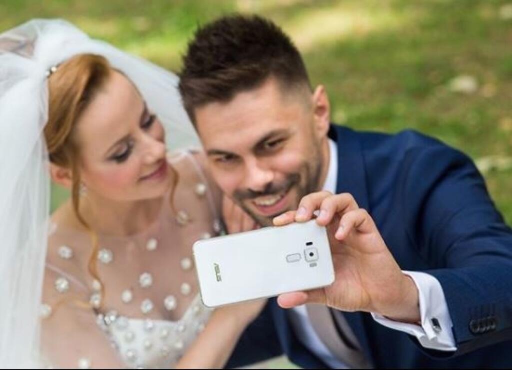Svadobné selfie nesmie chýbať.