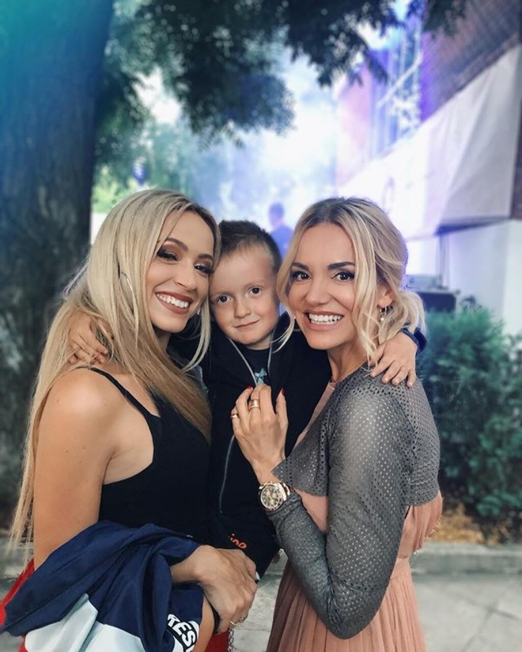 Dominika Mirgová so synčekom Peťkom a Darou Rolins na krste jej albumu pred dvomi rokmi.