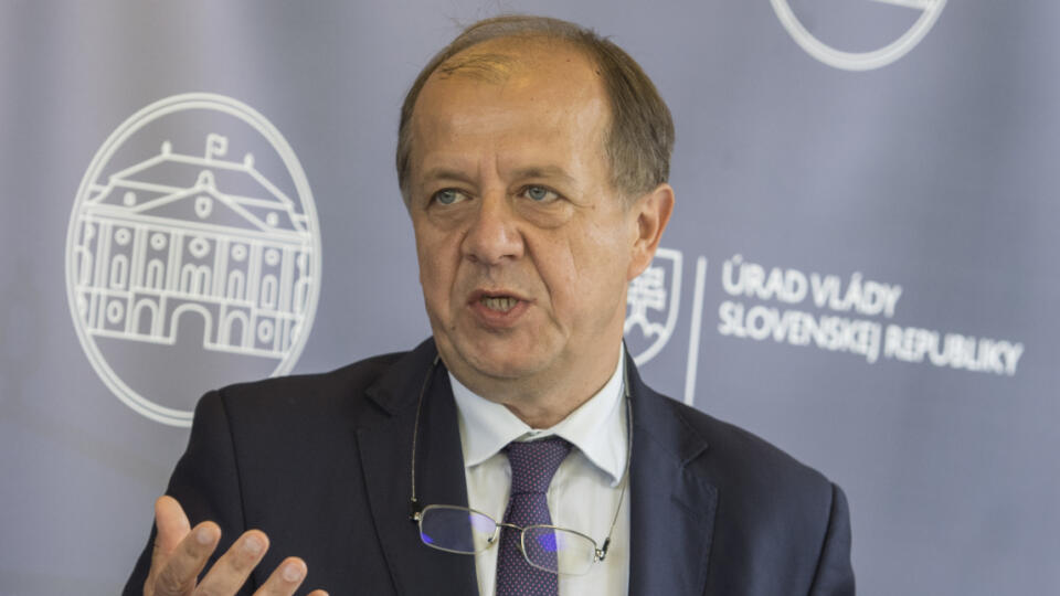 Na snímke prezident Únie miest Slovenska Richard Rybníček počas brífingu s novinármi po zasadnutí Ústredného krízového štábu v súvislosti s vývojom situácie ohľadom nového koronavírusu 14. júla 2020 v Bratislave. FOTO TASR - Martin  Baumann