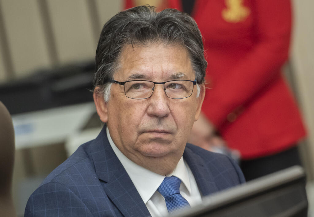 Na snímke minister životného prostredia SR Ján Budaj (OĽaNO) počas 111. schôdze vlády SR 19. októbra 2022 v Bratislave. FOTO TASR - Martin Baumann