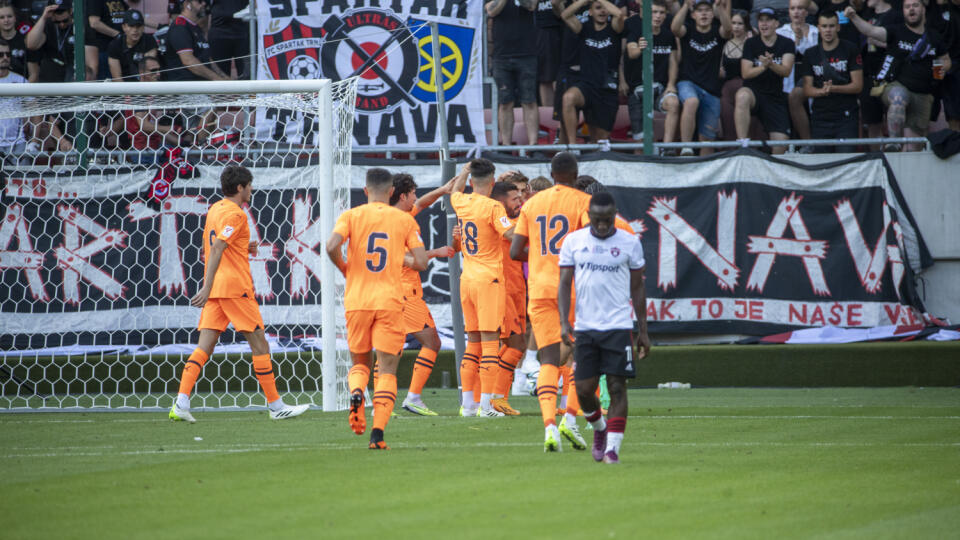 Na snímke je FC Spartak Trnava vs. Valencia CF na štadióne Antona Malatinsého, kde oslávi sté výročie svojho vzniku prípravným zápasom proti šesťnásobnému španielskemu majstrovi.