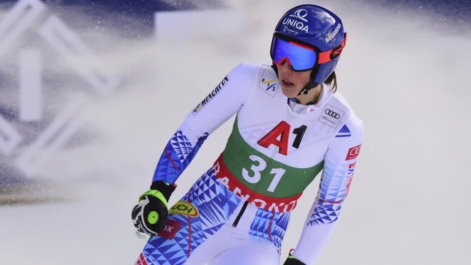 Slovenskej lyžiarke Petre Vlhovej vyšiel druhý super-G kariéry Svetového pohára. V Bulharskom Bansku obsadila šieste miesto so stratou 1,13 s na Američanku Mikaelu Shiffrinovú