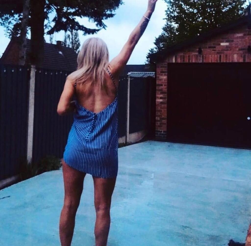 Sexi Elise Christie sa po znásilnení neuzavrela do seba podávala na dráhe veľkolepé výkony.