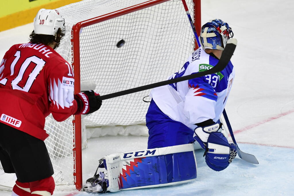 Július Hudáček po prílete na Slovensko skritizoval realizačný tím a ukončil reprezentačnú kariéru.