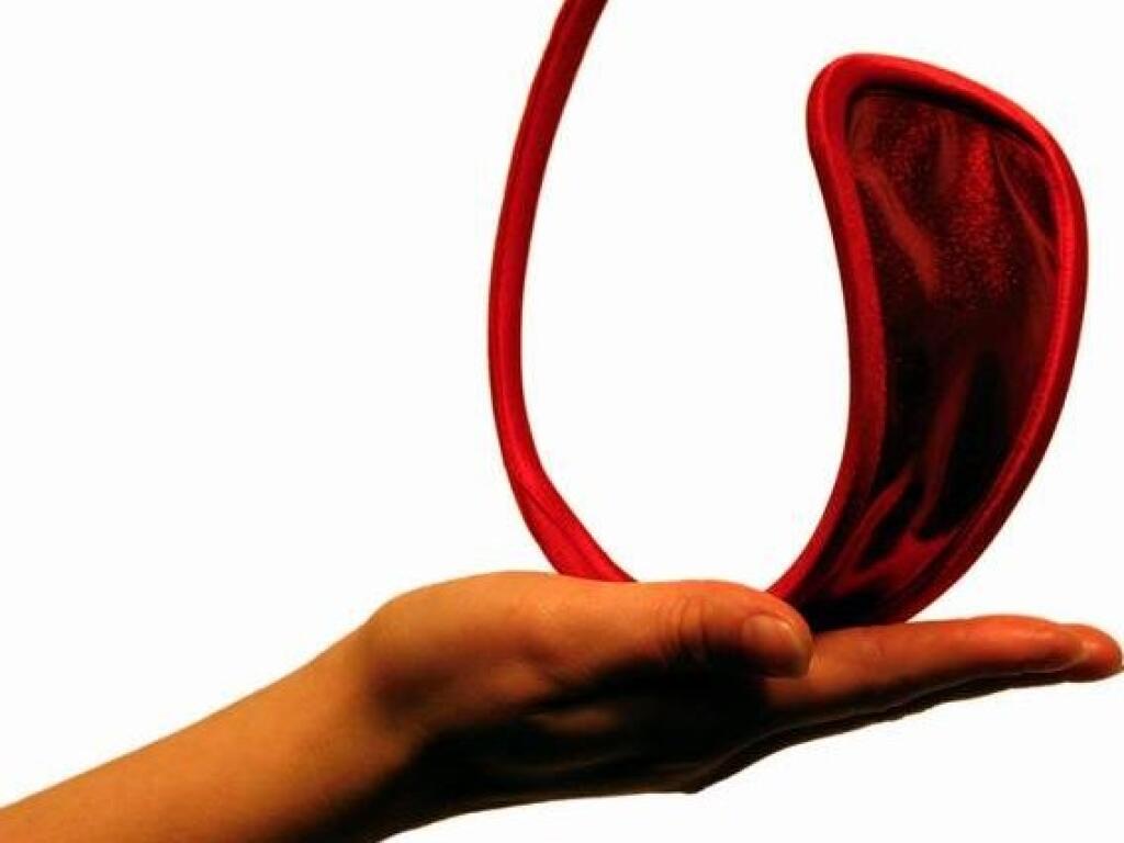 New string c. Женские трусы без лямок. Женские стринги без лямок. Женские штучки для отгадывания
