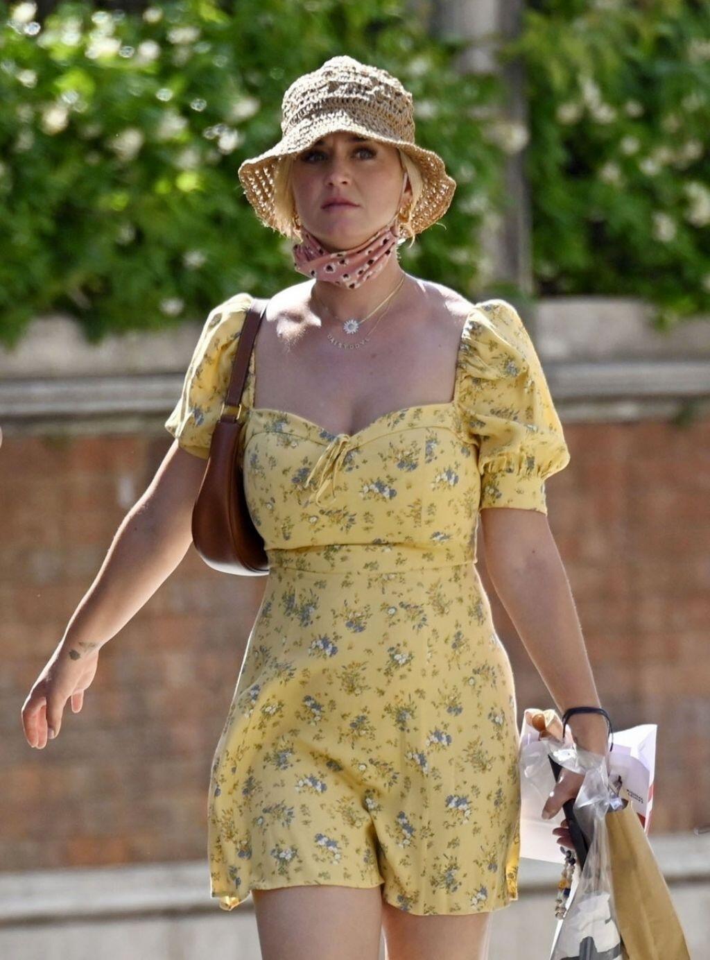 Zaľúbenci a rodičia 9-mesačnej Daisy Katy Perry (36) a Orlando Bloom (44) sa vybrali do historických Benátok a aj keď im fotografi a fanúšikovia nechceli dať pokoj, neustále si prejavovali nežnosti a užívali každý moment.