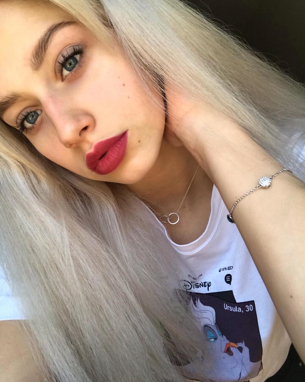 Sexi Varvara Subbotinová dostal od fanúšika nemiestnu otázku.