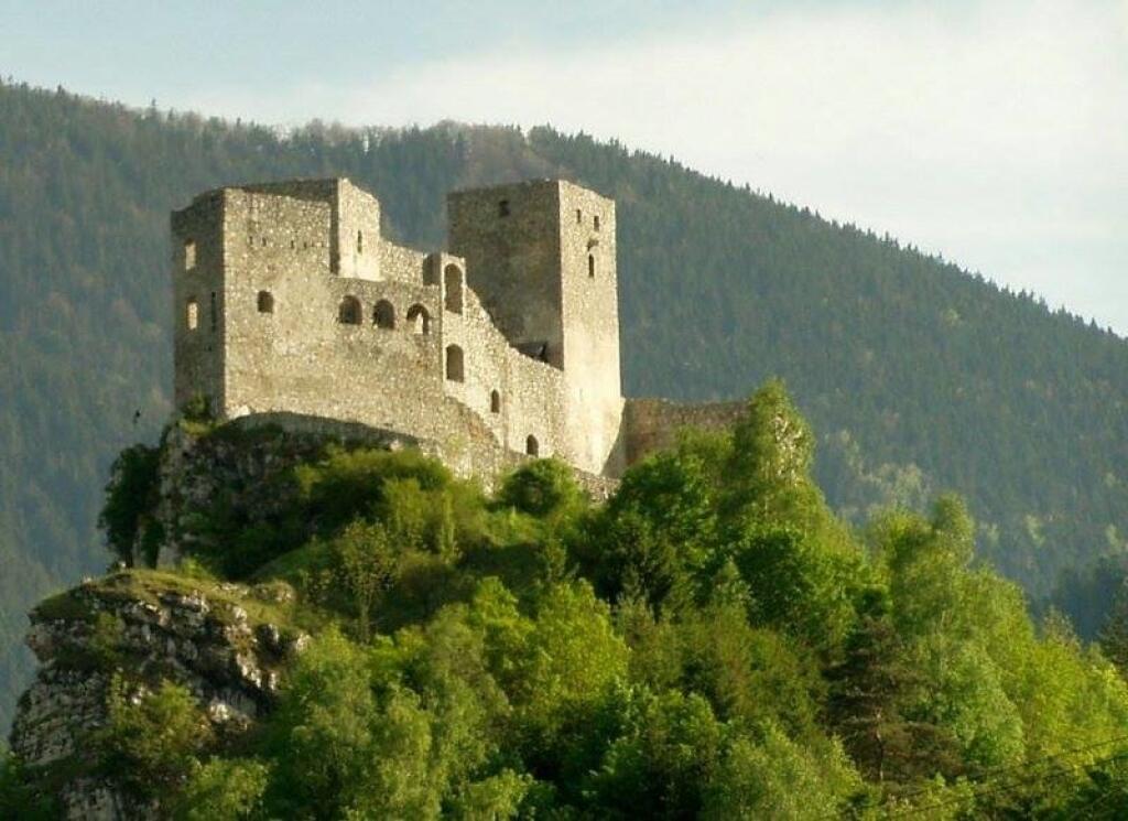 Hrad Strečno sa nachádza v Žilinskom kraji.