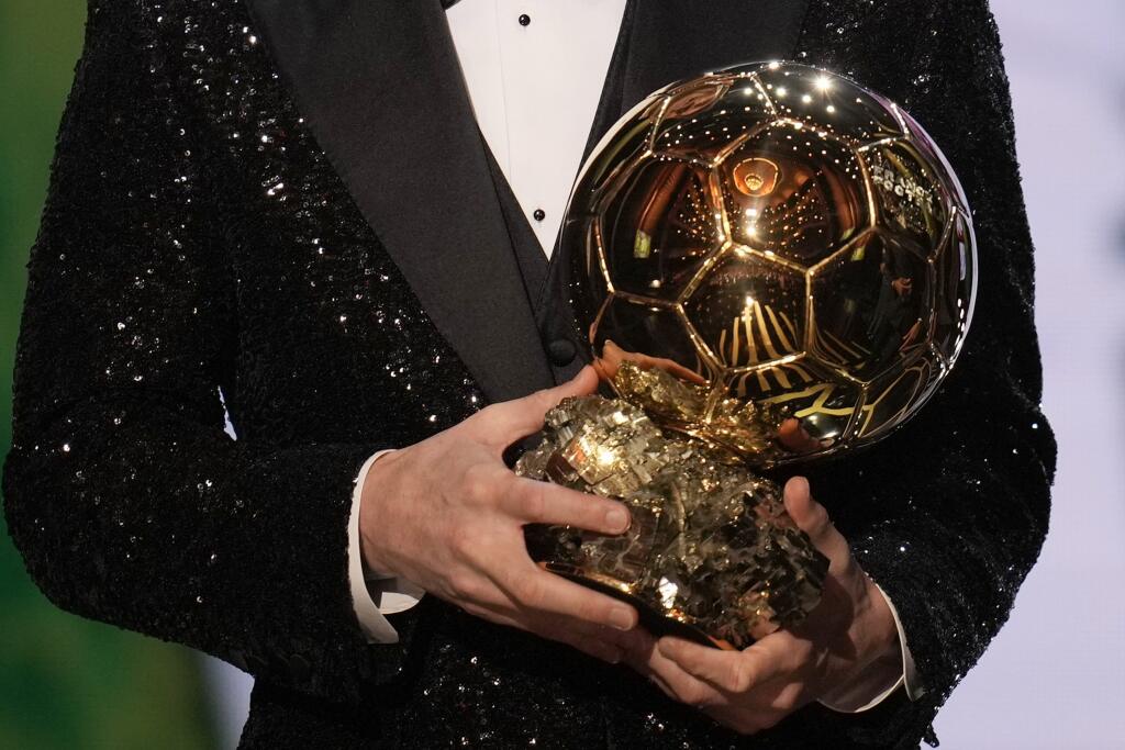 Argentínsky futbalista Lionel Messi ovládol prestížnu anketu už rekordný siedmykrát.