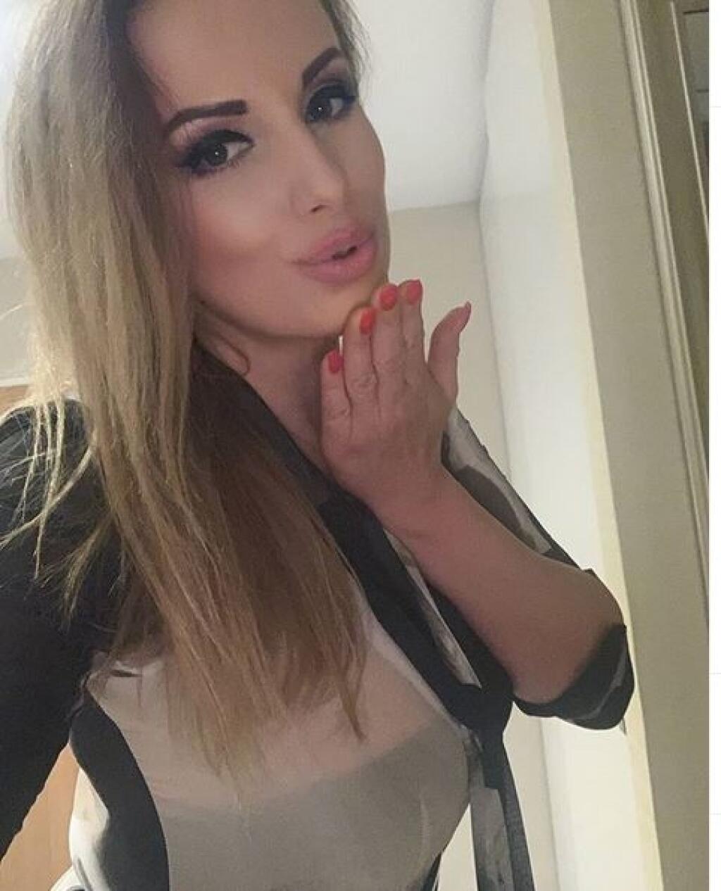 Adriana Pčolinská. V hnutí myslia srdcom.