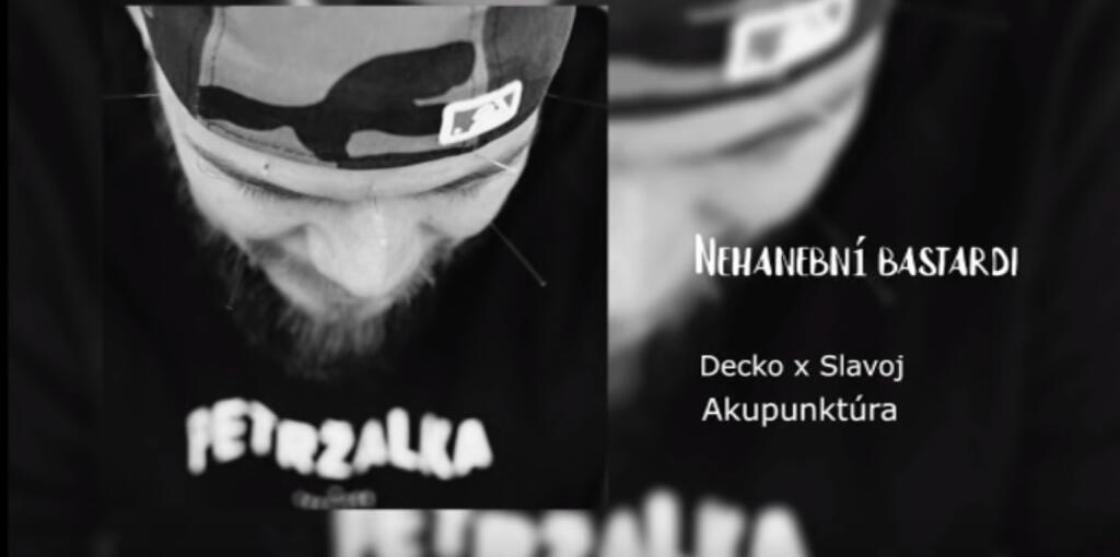 „Kotleba je starý nácek, ver mi to,“ spieva sa v odpovedi na Molochovu politickú agitku od Decka a Slavoja. Dvojica si vzala na mušku najmä extrémizmus a ostro kritizuje práve stranu Mariana Kotlebu.