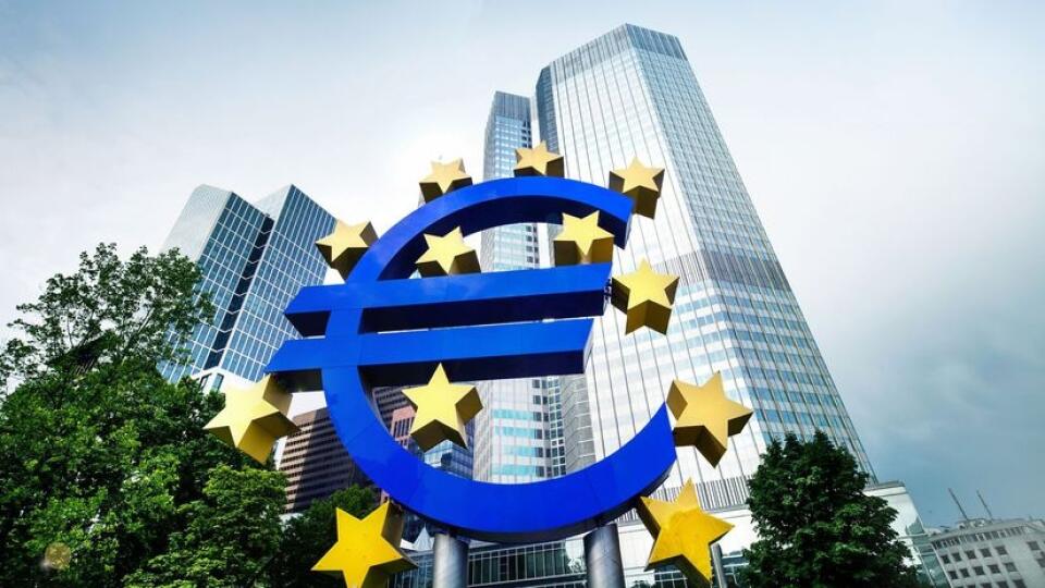 Euro prijali prvé krajiny pred 20 rokmi.