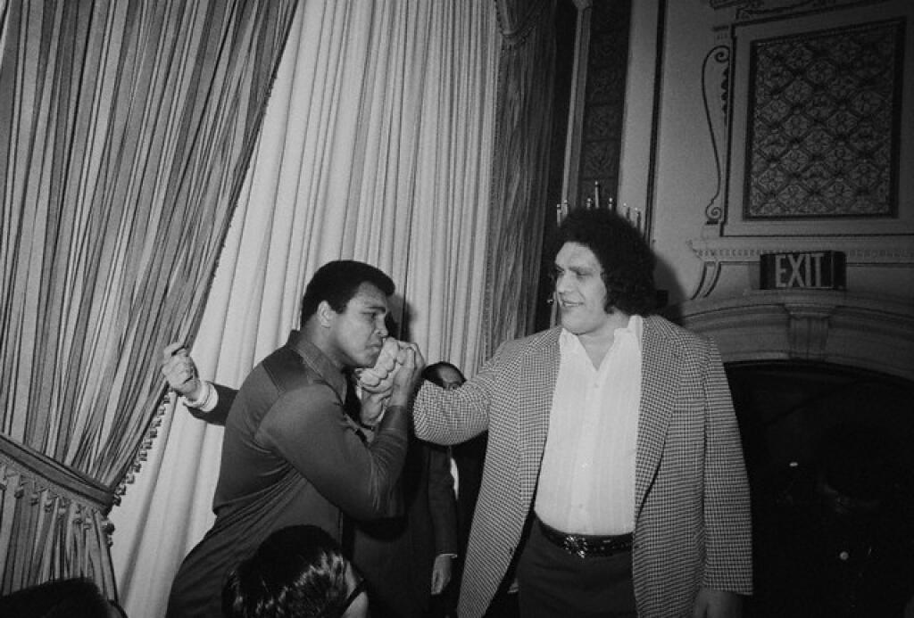 André René Roussimoff sa stretol aj s legenárnym boxerom Muhamadom Alim.