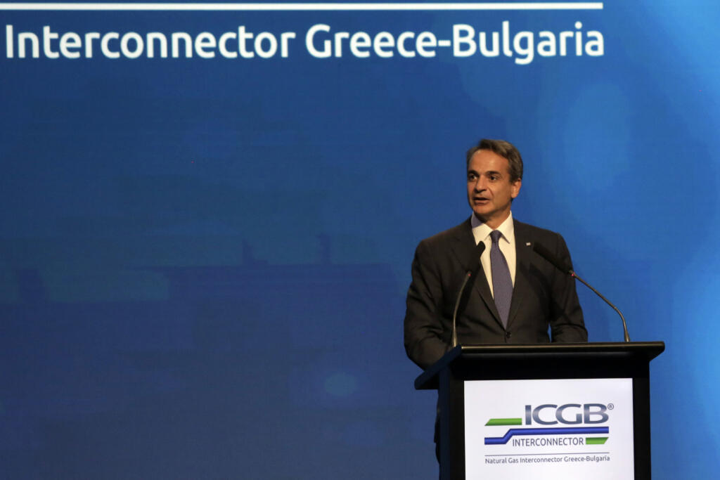KK44 Sofia -  Grécky premiér Kyriakos Mitsotakis hovorí na otvorení nového plynovodu medzi Bulharskom a Gréckom 1. októbra 2022 v Sofii. FOTO TASR/AP
Greek Prime Minister Kyriakos Mitsotakis speaks during the official launching ceremony of Commercial Operations of the Gas Interconnector Greece-Bulgaria, in Sofia , Saturday, Oct. 1, 2022. The 182 kilometers (115 miles) pipeline will run from the northeastern Greek city of Komotini, where it is linked to the Trans-Adriatic Pipeline, up to Stara Za