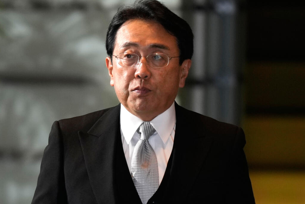 KK34 archív Tokio - Na archívnej snímke z 1. októbra 2024 nový japonský minister hospodárstva Rjósei Akazawa v Tokiu. Japonsko sa bude usilovať o úplné zrušenie dodatočných ciel, ktoré zaviedol americký prezident Donald Trump, vyhlásil v utorok hlavný vyjednávač Tokia Rjósei Akazawa pred svojou plánovanou návštevou Washingtonu. FOTO TASR/AP
FILE - Ryosei Akazawa, newly appointed Minister in charge of Economic Revitalization, arrives at the prime minister's office Tuesday, Oct. 1, 2024, in Tokyo.
