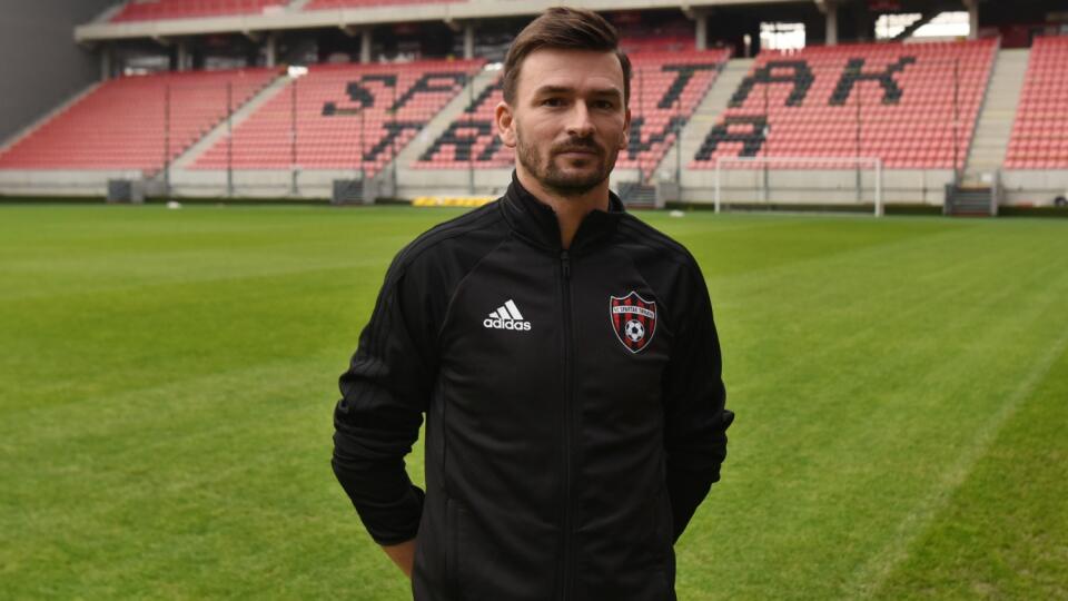 Na snímke nový tréner FC Spartak Trnava Michal Gašparík počas začiatku zimnej prípravy pred jarnou časťou Fortuna ligy v Trnave v sobotu 2. januára 2020.