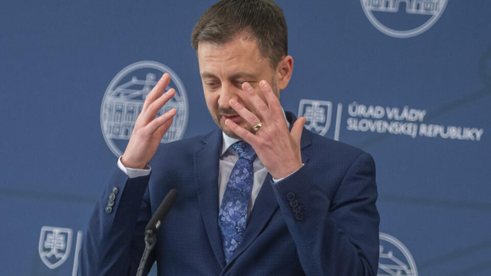 Na snímke predseda vlády SR Eduard Heger (OĽaNO) 7. apríla 2022 v Bratislave. FOTO TASR - Martin Baumann