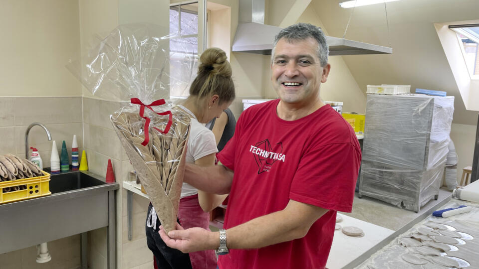 MAŠKRTA V TVARE KORNÚTIKA
Do pečenia ho zasvätila mama, Ladislav Hezký pokračuje v tradícii.