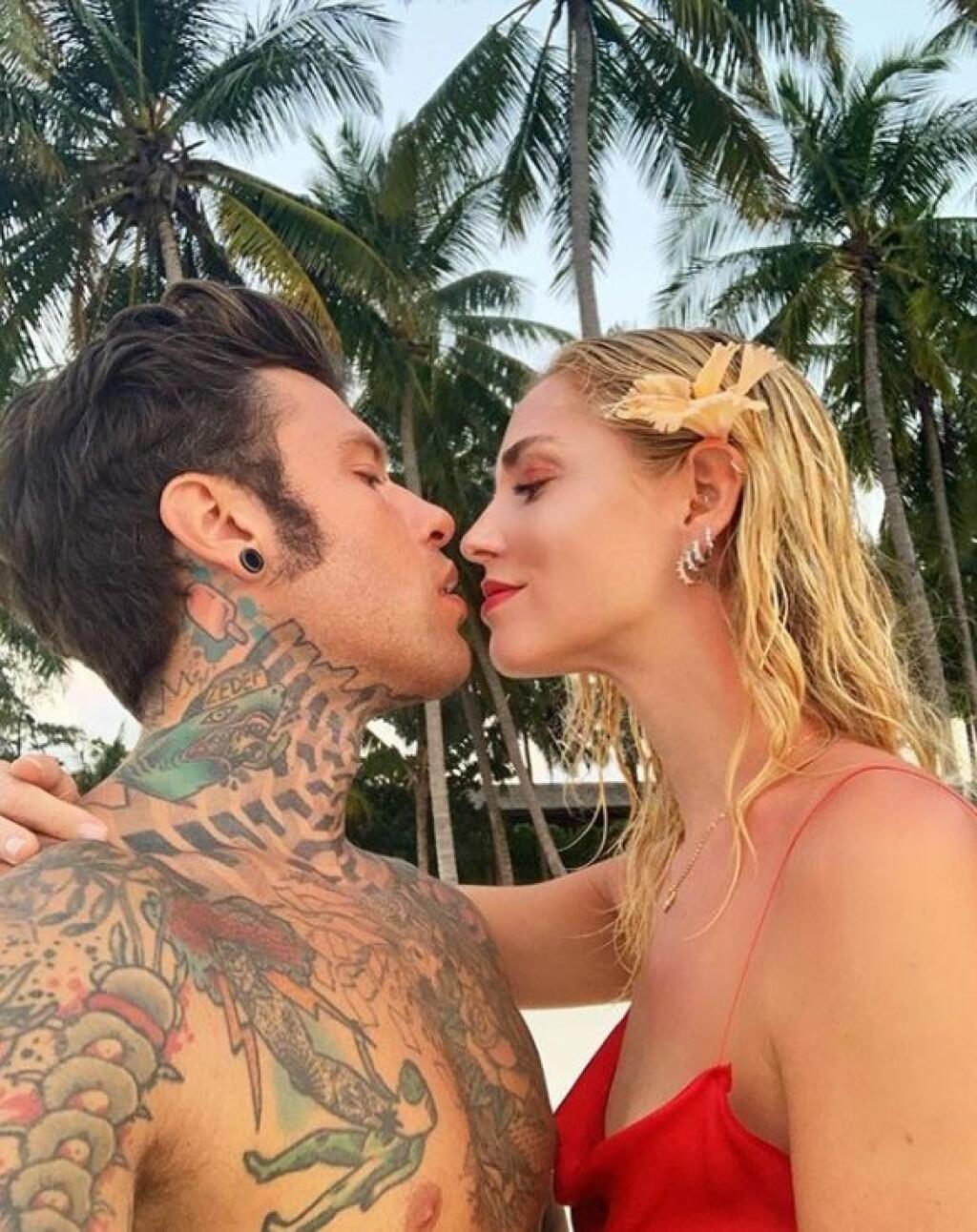 Rozprávková svadobná cesta módnej ikony Chiary Ferragni a talianskeho rappera Fedeza na Maledivách.