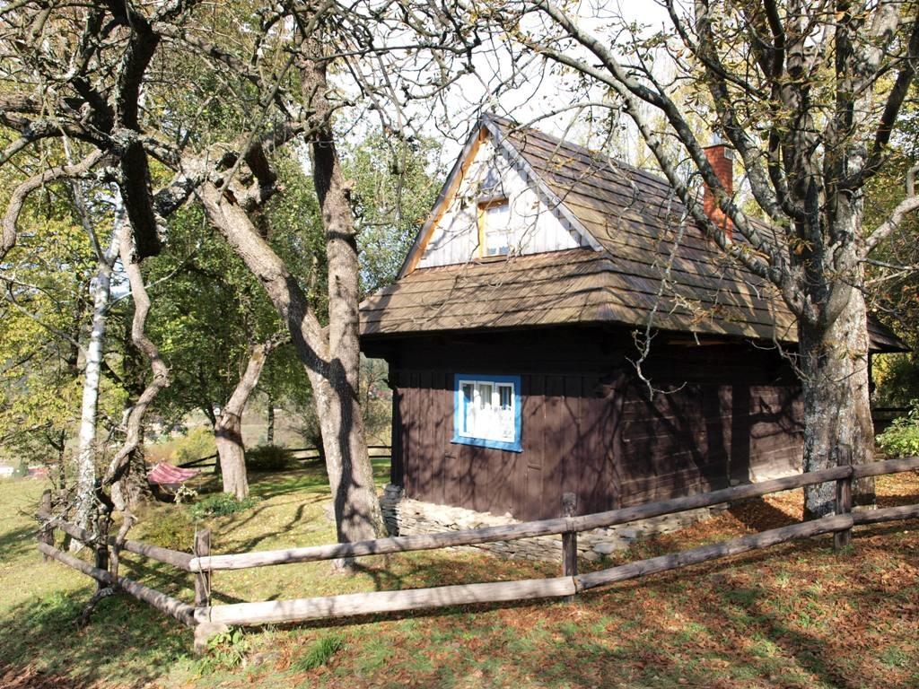 Zbojnícke chodníčky sú dnes populárne turistické trasy, toto je Terchová.