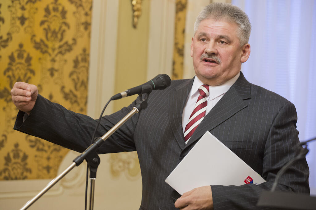 SR Fico Richter opatrenie sociálne TK BAX