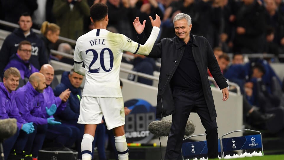 Tréner futbalistov Tottenhamu Hotspur Jose Mourinho počíta s Delem Allim. Anglický stredopoliar chýbal v predchádzajúcich dvoch zápasoch a médiá ho spájali s odchodom do Paríža St. Germain.