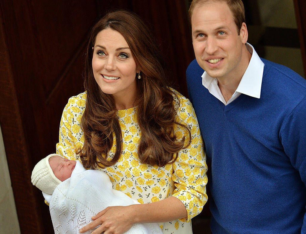 LONDON, ENGLAND - MAY 02: Catherine, Duchess of Cambridge and Prince William, Duke of Cambridge depart the Lindo Wing with their newborn daughter at St Mary's Hospital on May 2, 2015 in London, England. The Duchess was safely delivered of a daughter at 8:34am this morning, weighing 8lbs 3 oz who will be fourth in line to the throne. (Photo by John Stillwell - WPA Pool/Getty Images)