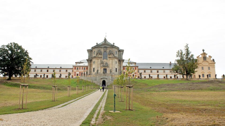 Hospitál v Kukse ukrýva aj lebku matky staviteľa Šporka, ktorú mával na nočnom stolíku.