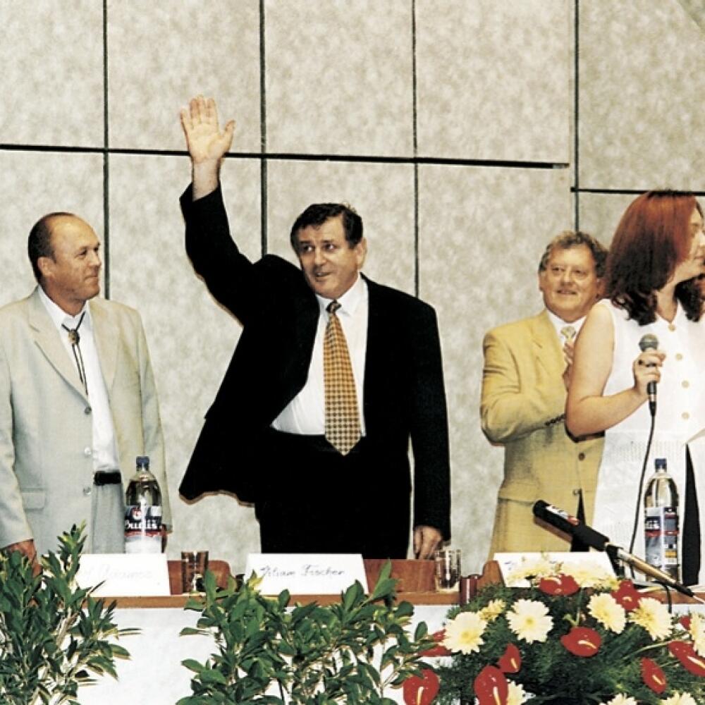 Najprv Koliba, potom dom.
Vladimír Ondruš, Vladimír Mečiar, Viliam Soboňa, Jozef Golonka