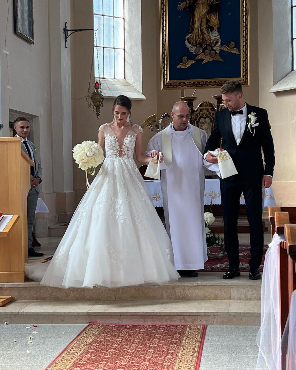 Aj Petra Vlhová zdieľala na instagrame zábery zo svadby.